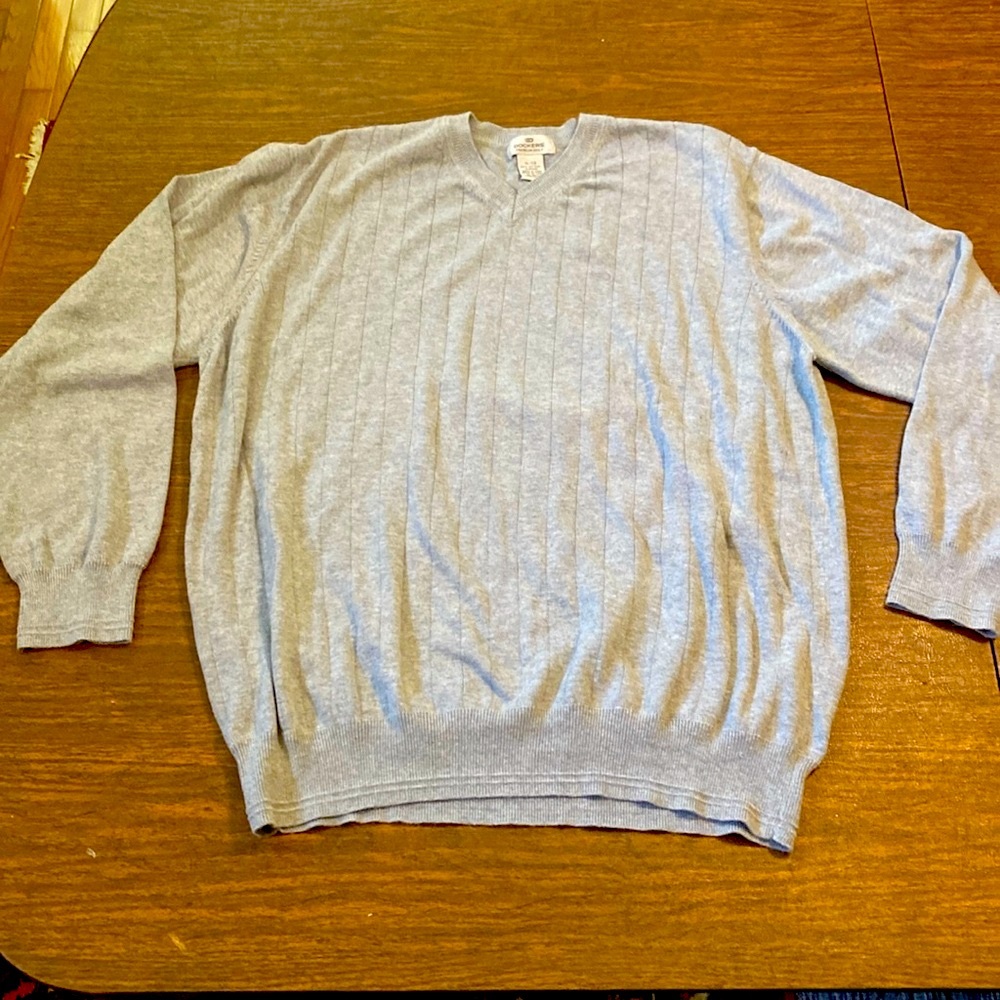Dockers men’s premium golf sweater. Lightweight. 100% cotton. Size XL
